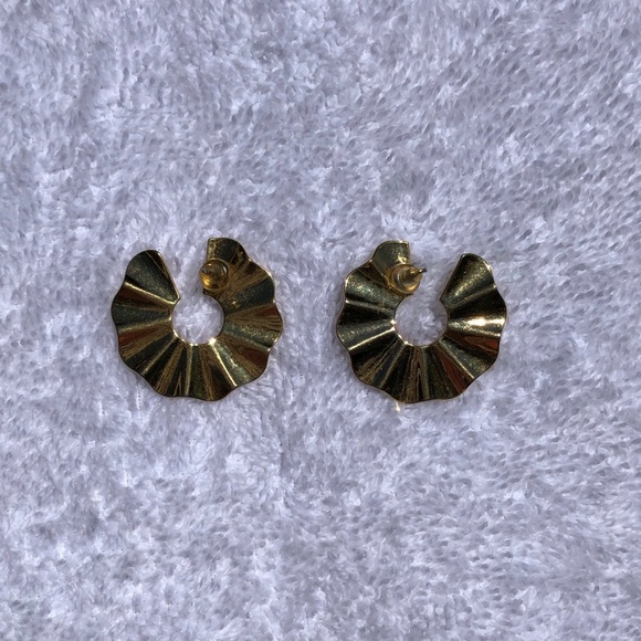 Vintage Gold Silver Tone Floral Filigree Pendant Necklace and Earring Set - Picture 6 of 9